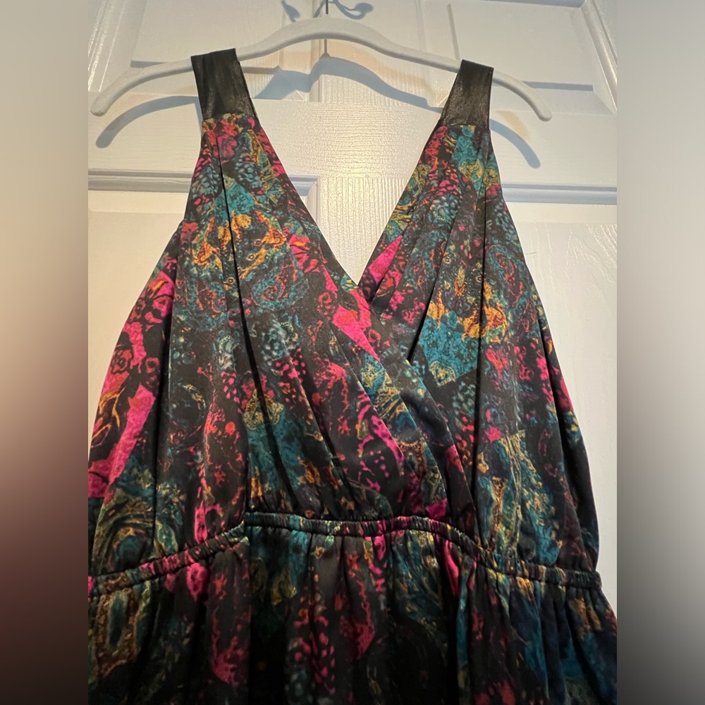 Dress - BCBG Generation - silky black pink blue tan - size medium. Never worn. - Picture 4 of 9